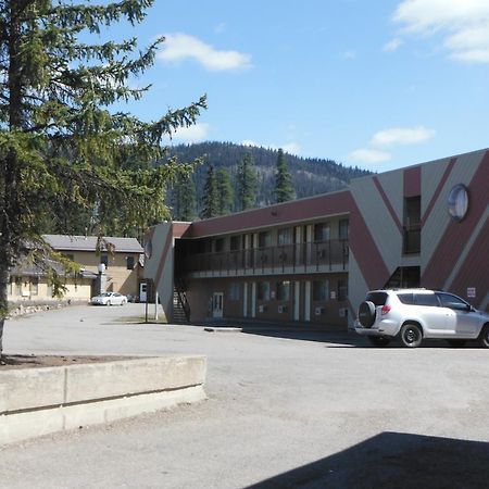 Tumbler Ridge Inn Exterior photo