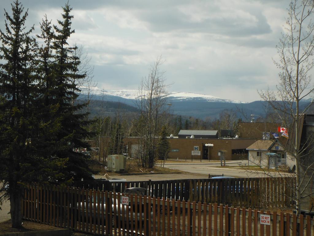 Tumbler Ridge Inn Room photo