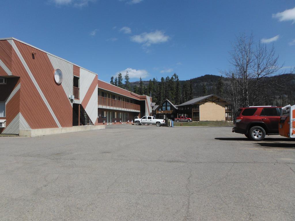 Tumbler Ridge Inn Exterior photo