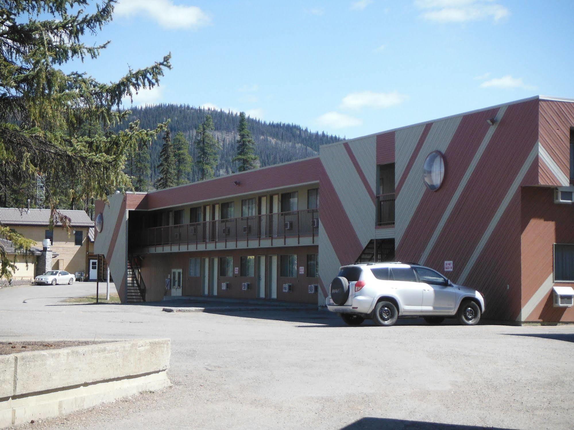 Tumbler Ridge Inn Exterior photo